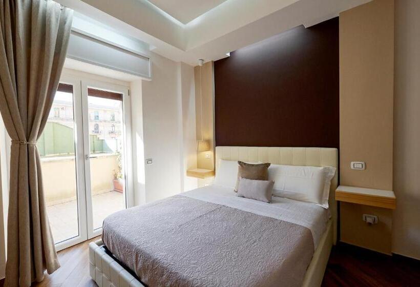 اتاق استاندارد سه تخته با بالکن, 360 Hospitality