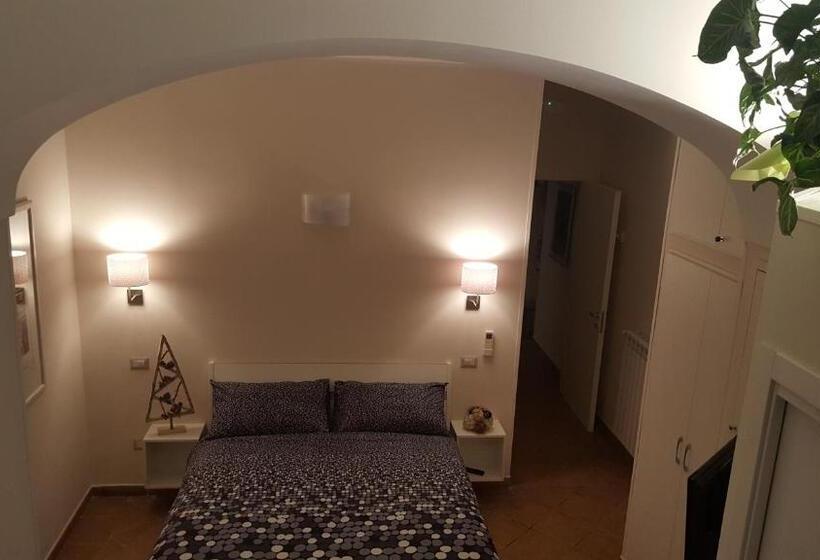 חדר סטנדרט, Casacri