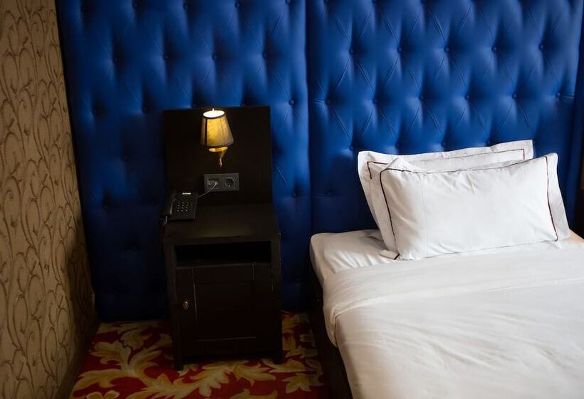 اتاق استاندارد, Grand Opera