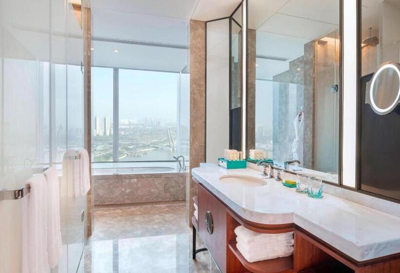 Classic room with river view, Le Méridien Xi An, Chanba