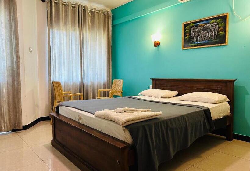 발코니 디럭스 룸, Ritz Gate Kalutara