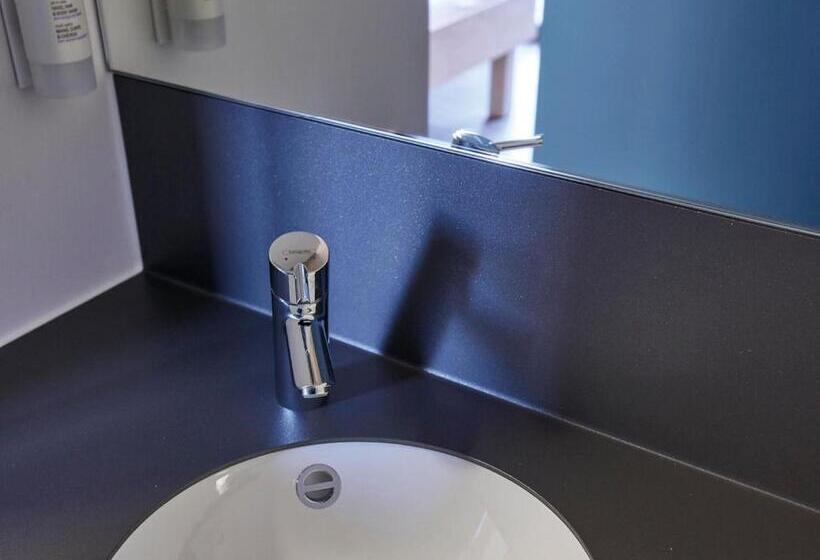 Standard Fyrbäddsrum Delat Badrum, Radhotel Am Gleis