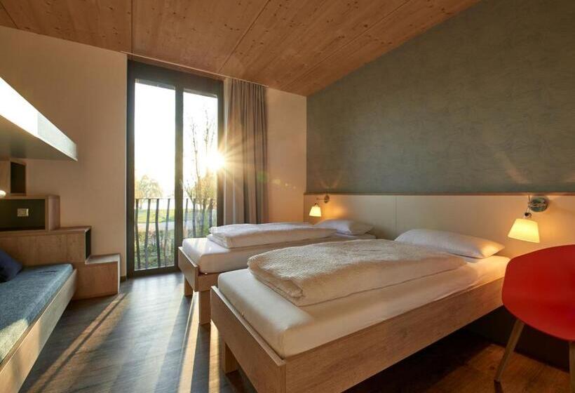 Standard Fyrbäddsrum Delat Badrum, Radhotel Am Gleis