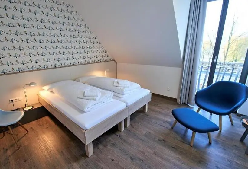 Standard-invahuone, Radhotel Am Gleis