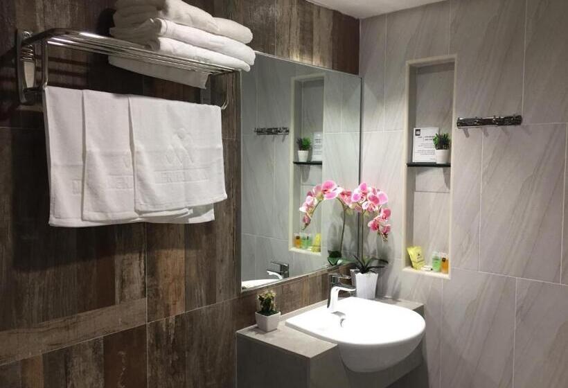 家庭间, Meriton Inn