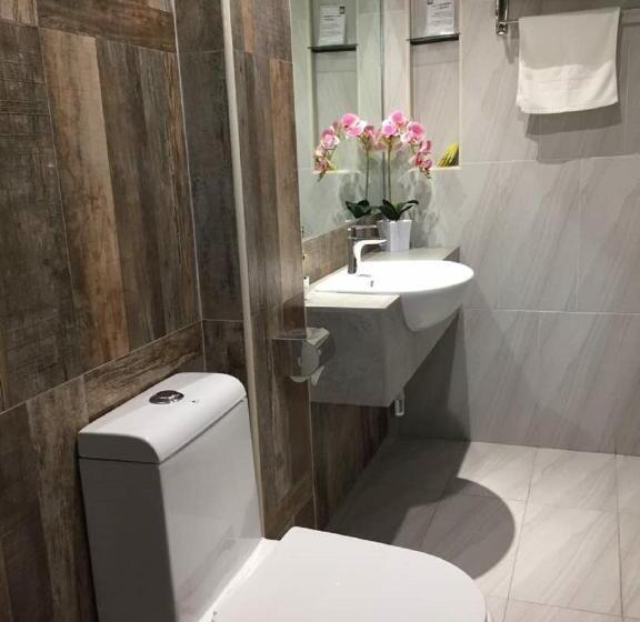 经济房, Meriton Inn