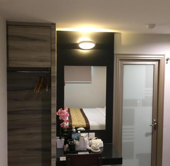 带大床的标准间, Meriton Inn