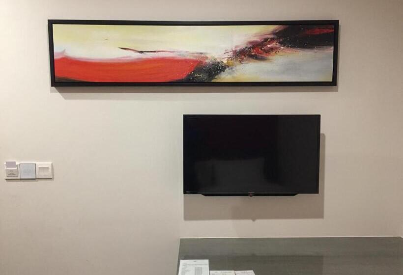 带大床的标准间, Meriton Inn