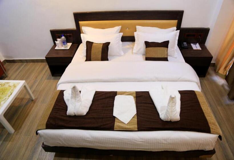 Executive-værelse med udsigt, Ravine Palace