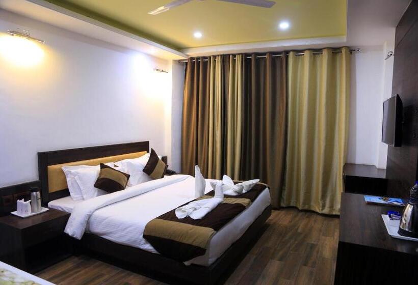 Executive-værelse med udsigt, Ravine Palace