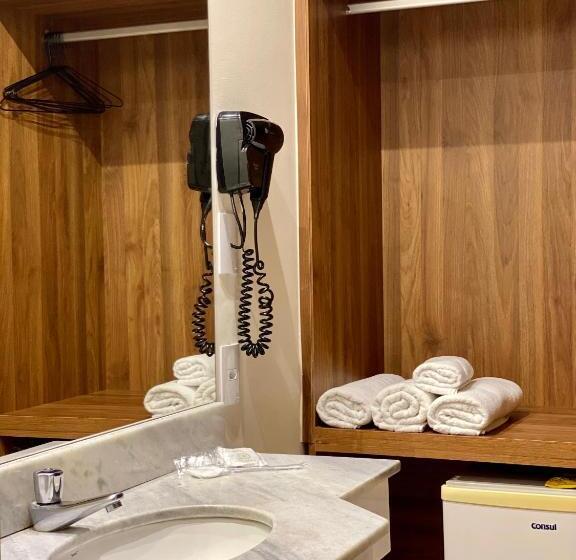 家庭套房, Roda D'agua