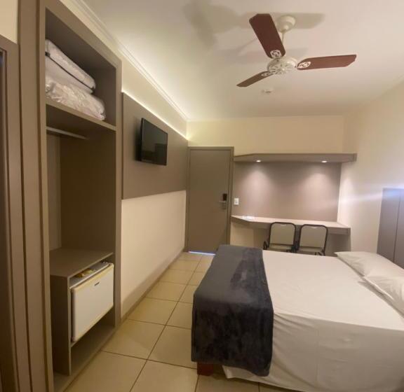 标准三人间, Roda D'agua