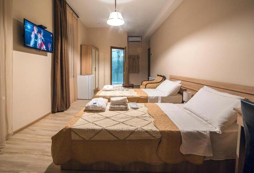 חדר סטנדרט עם מרפסת, Royal House