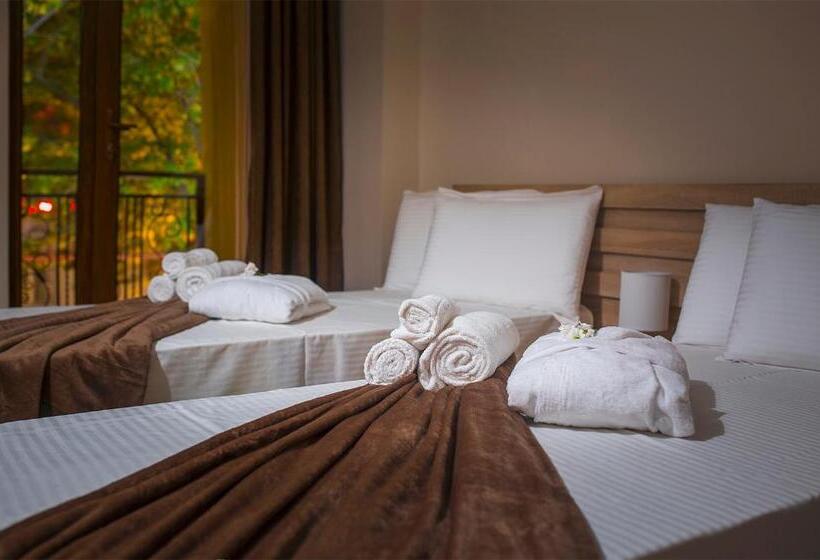 חדר סטנדרט, Royal House