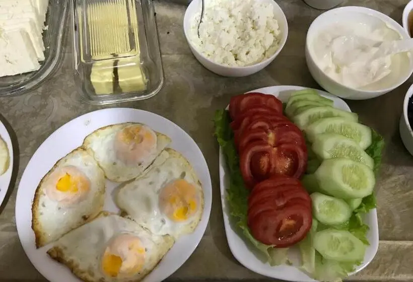 اتاق استاندارد چهار تخته, Royal House