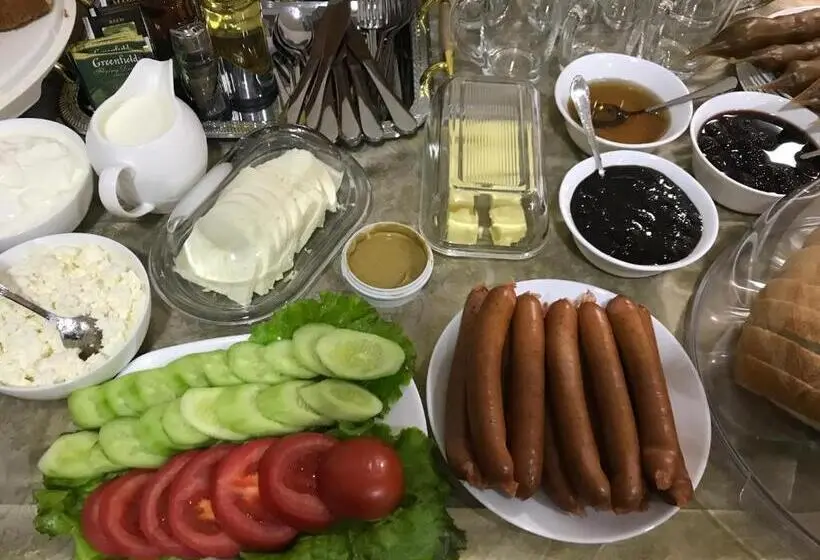 اتاق استاندارد با چشم‌انداز استخر, Royal House
