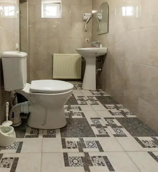 اتاق استاندارد با چشم‌انداز استخر, Royal House