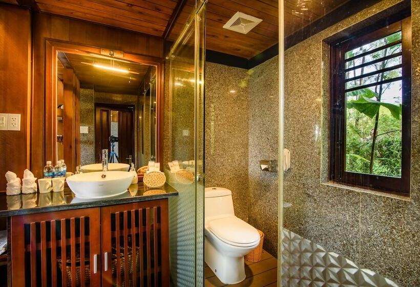 بانگلوی لوکس, Sankofa Village Hill Resort And Spa