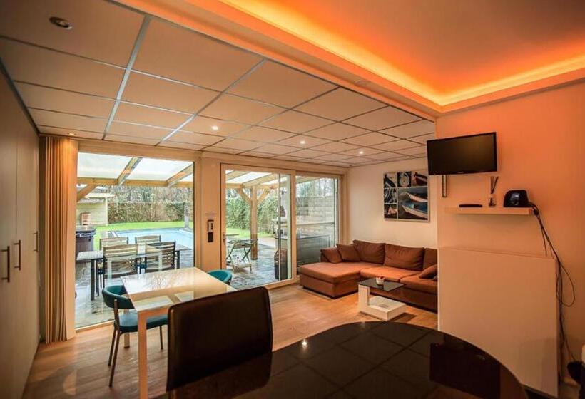 بنجلو قياسى مطلّ علي الحديقة, Wellness Hasselt B&b