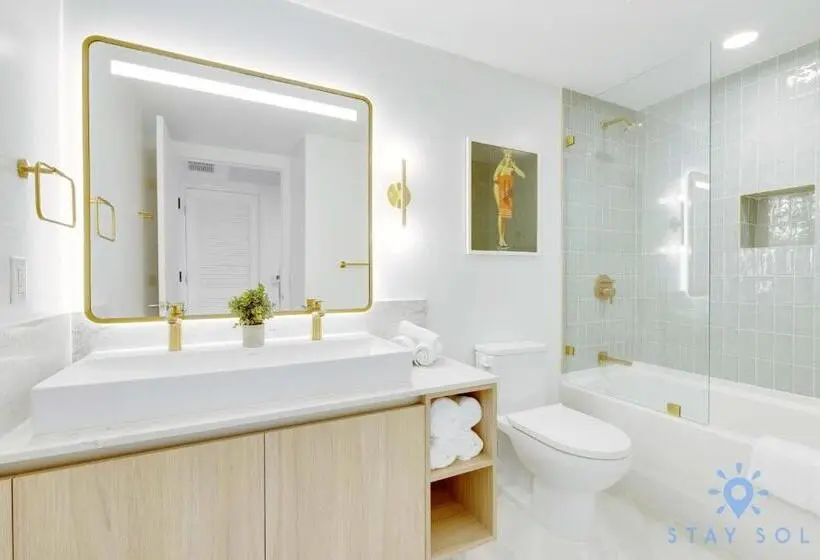 استودیوی استاندارد, Luxury City View Condo