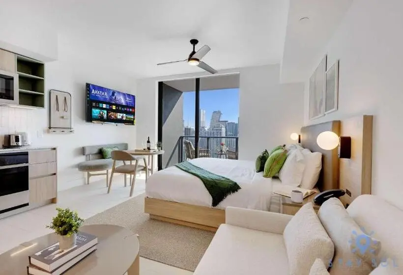 استودیوی استاندارد, Luxury City View Condo