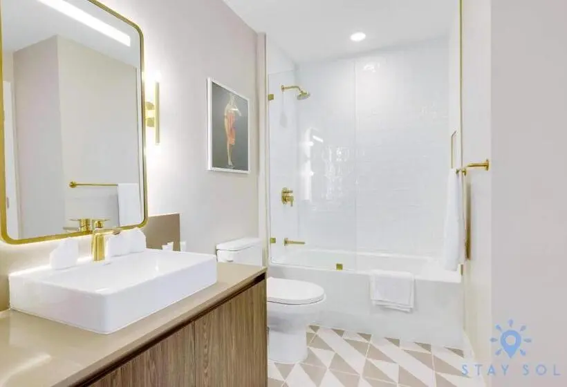 1 Bedroom Apartment City View, Luxury City View Condo