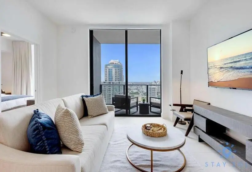 1 Bedroom Apartment City View, Luxury City View Condo