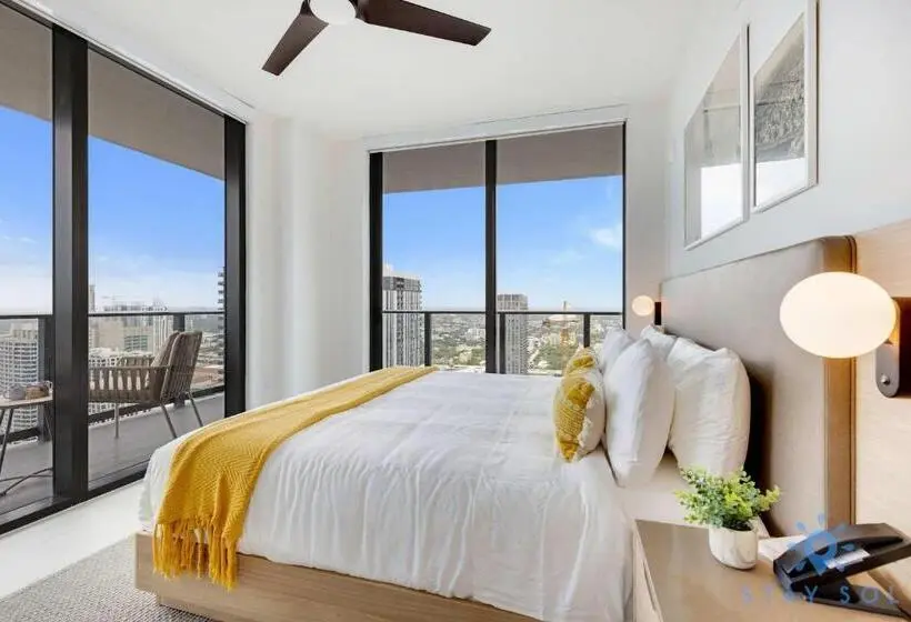 2 Bedroom Apartment with Views, Luxury City View Condo