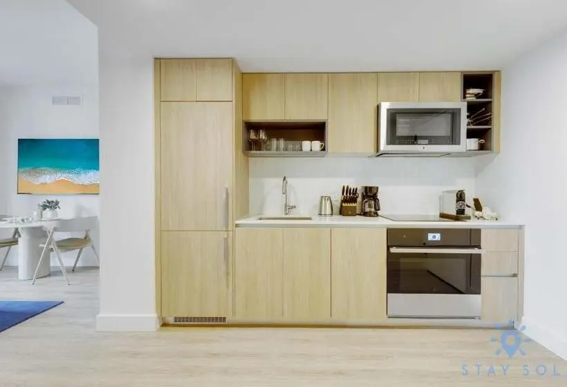 آپارتمان 2 خوابه با بالکن, Luxury City View Condo