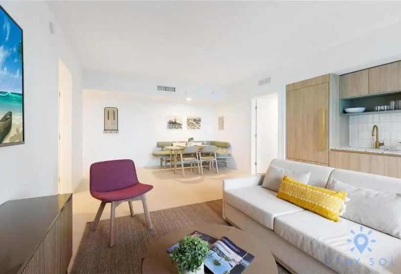 2 Bedrooms Apartment City View, Luxury City View Condo