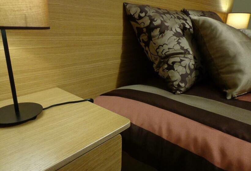 클래식 패밀리 룸, O Vicente