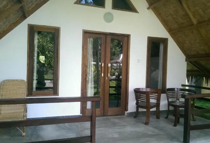 エコノミールーム, Villa Paradise   Bukit Lawang