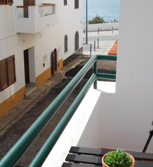 غرفة قياسية إطلالة جانبية علي البحر, Hakuna Matata Hostel