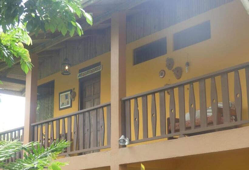 غرفة عائلية, Cacao Río Celeste