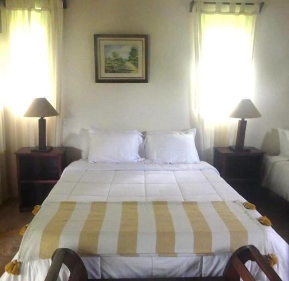 غرفة عائلية, Cacao Río Celeste