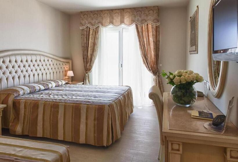 バルコニー付きスタンダードトリプルルーム, Conchiglia