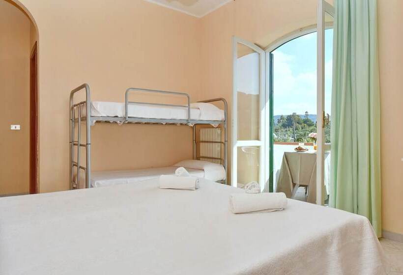 غرفة قياسية رباعية, Costa D'oro