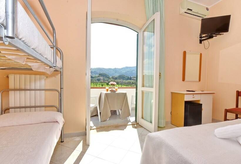 غرفة قياسية رباعية, Costa D'oro