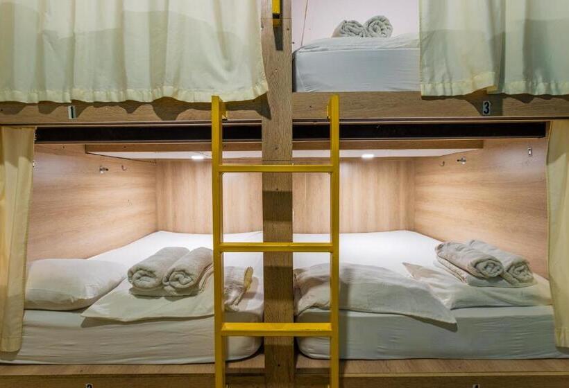 공동 객실, Hostel The Pod 33