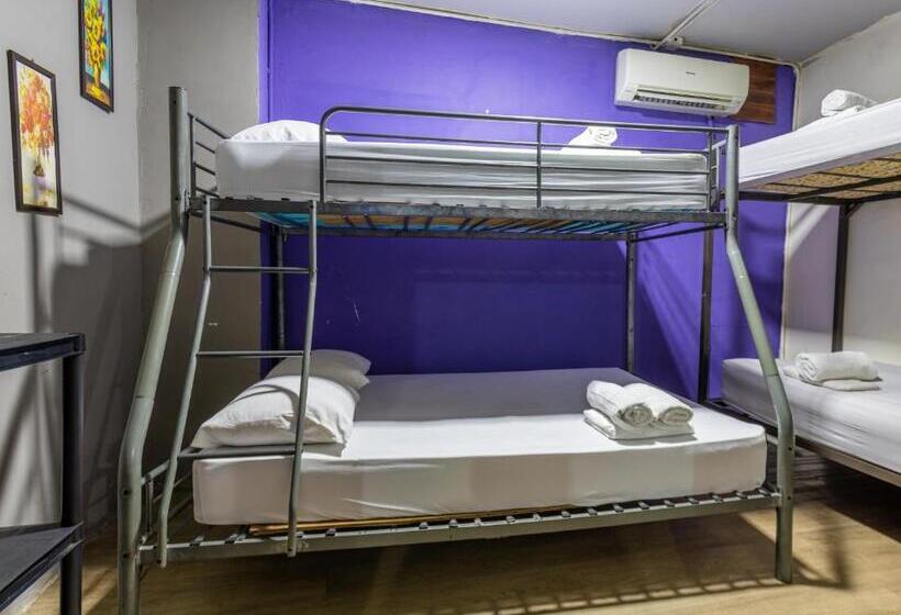 غرفة عائلية, Hostel The Pod 33