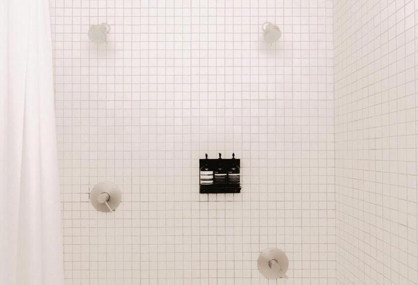 带大床的豪华间, Saint George