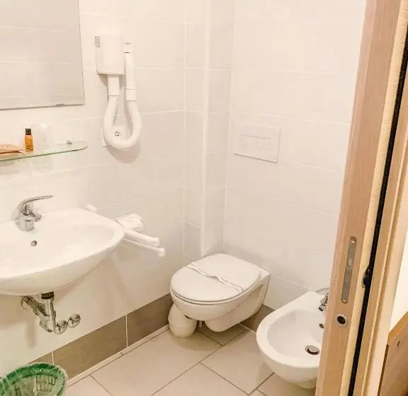 Standard Yhden Hengen Huone, Zamagna