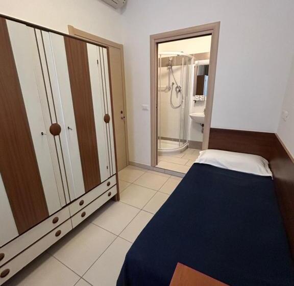 标准单人间, Zamagna