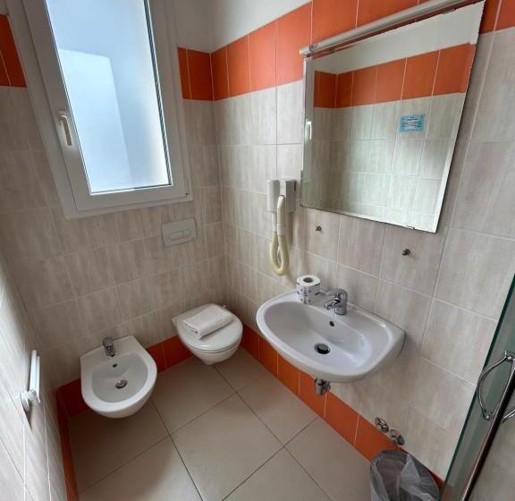 四人标准间, Zamagna