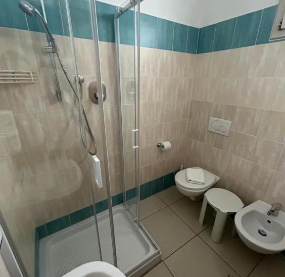 标准三人间, Zamagna