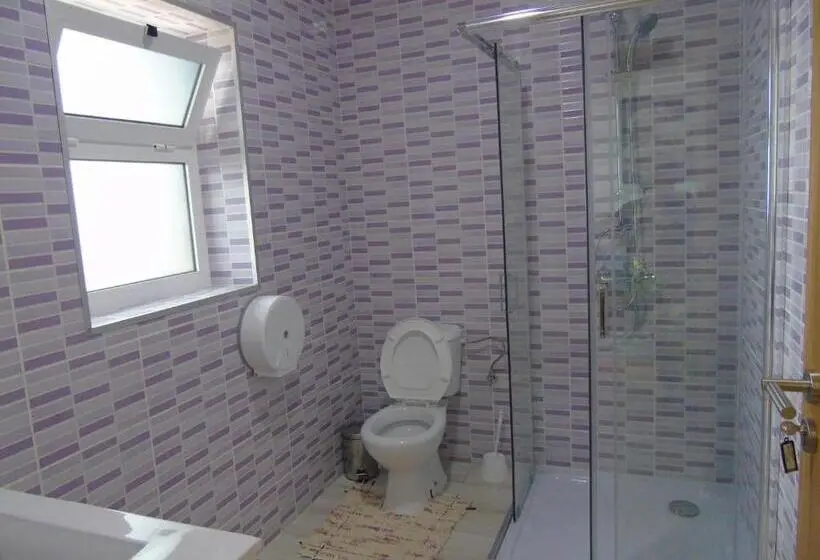スタンダードトリプルルーム, Marficas Hostel