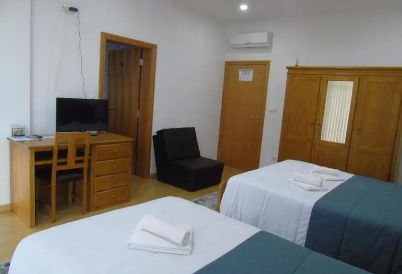 スタンダードトリプルルーム, Marficas Hostel