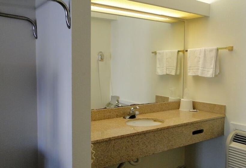 Номер Стандарт 2 Двуспальные Кровати, Deluxe Inn