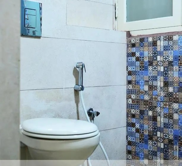 اتاق استاندارد یک تخته با بالکن, Batroun Boutique Suites