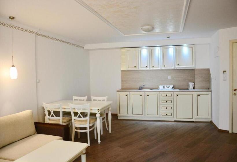 デラックススタジオ, Golden Rainbow Beach